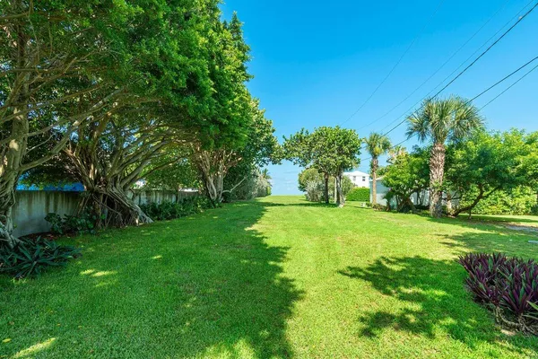 $10,000 | 3 Ocean Lane, Palm Beach, FL 33480