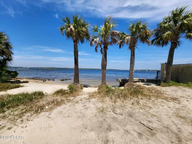 $250,000 | 118 Carolina Avenue, Lynn Haven, FL 32444