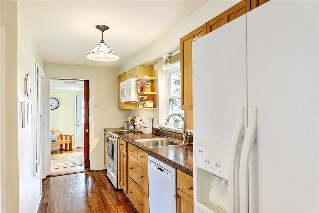 2 Milton Road Barrington, RI 02806 - Photo 20 of 46