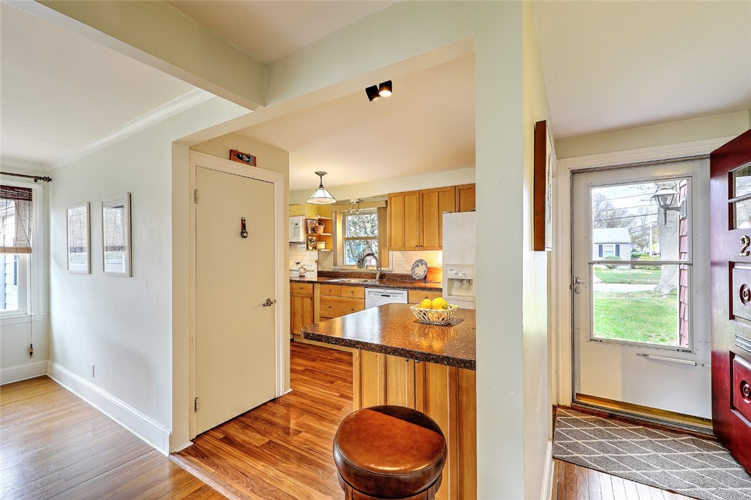 2 Milton Road Barrington, RI 02806 - Photo 10 of 46