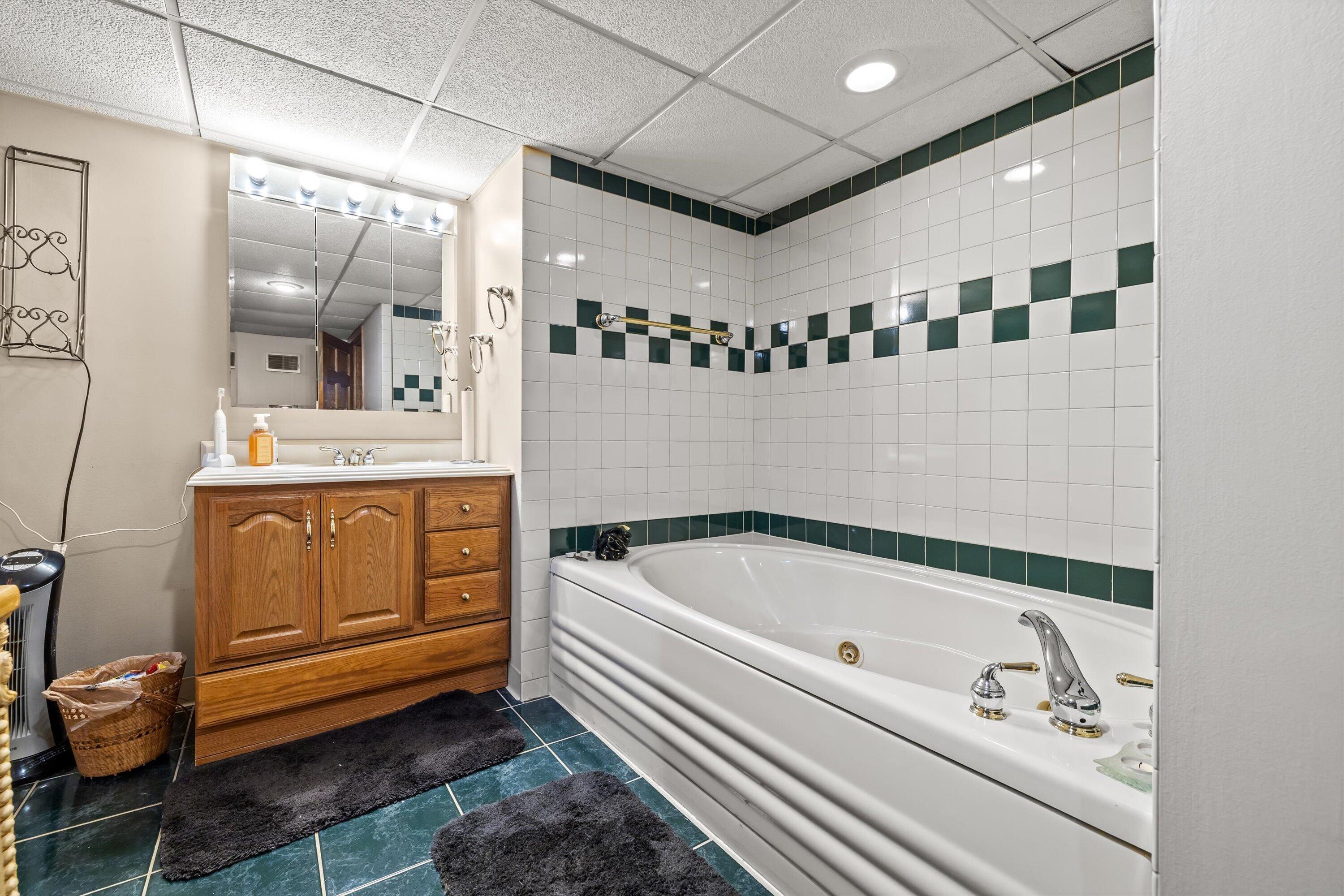 1616 22nd Street Kenosha, WI 53140 - Photo 26 of 37 26-IMG_9929