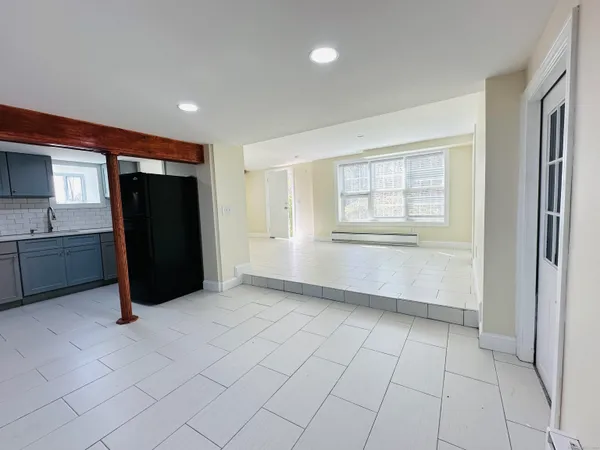 $2,100 | 31 Brainerd Road, Branford, CT 06405