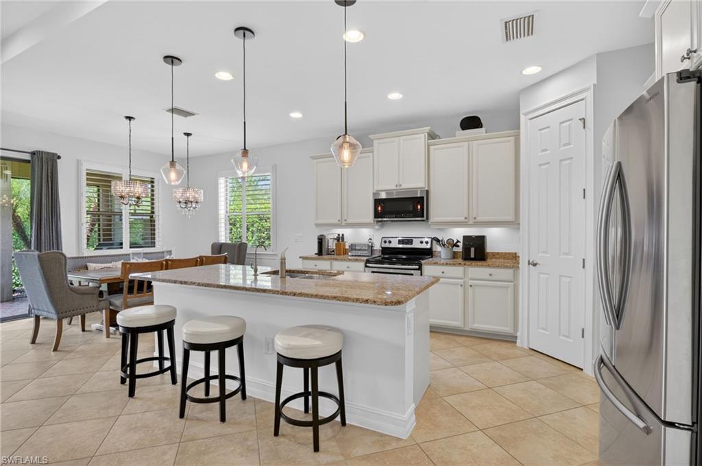 16380 Aberdeen Way Naples, FL 34110 - Photo 3 of 33