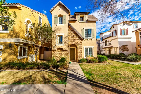$382,500 | 1311 South Sabino Drive, Gilbert, AZ 85296
