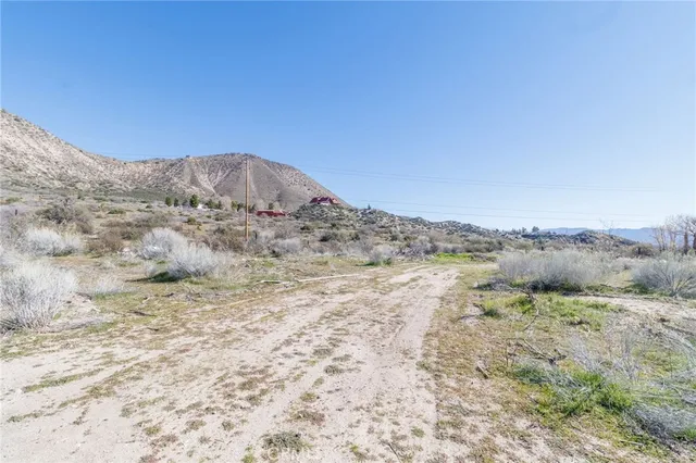 $325,000 | 5668 Eaglestone Lane, Phelan, CA 92371