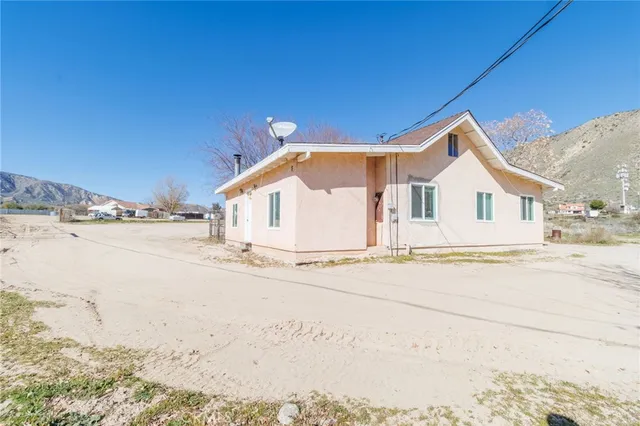 $325,000 | 5668 Eaglestone Lane, Phelan, CA 92371