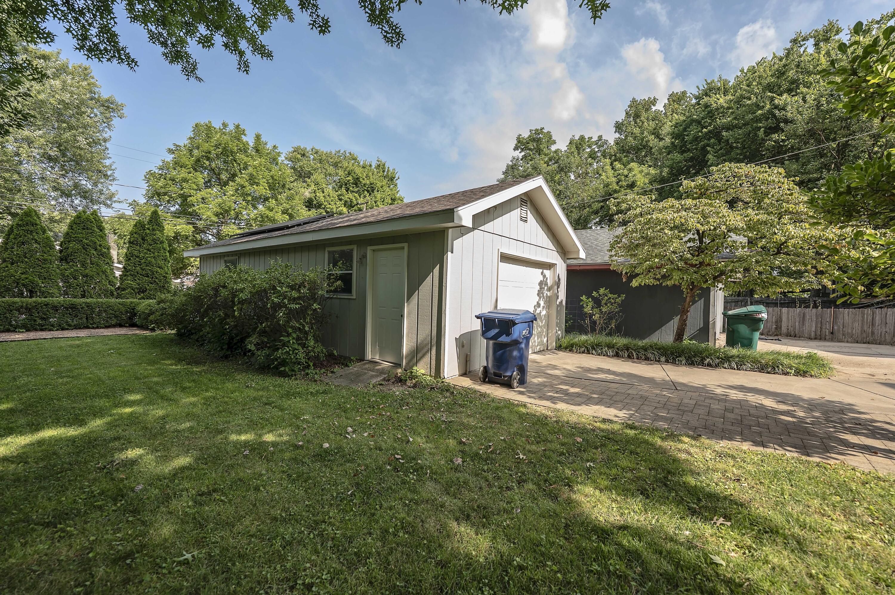 941 South Pickwick Avenue Springfield, MO 65804 - Photo 34 of 40 941 S Pickwick (24)