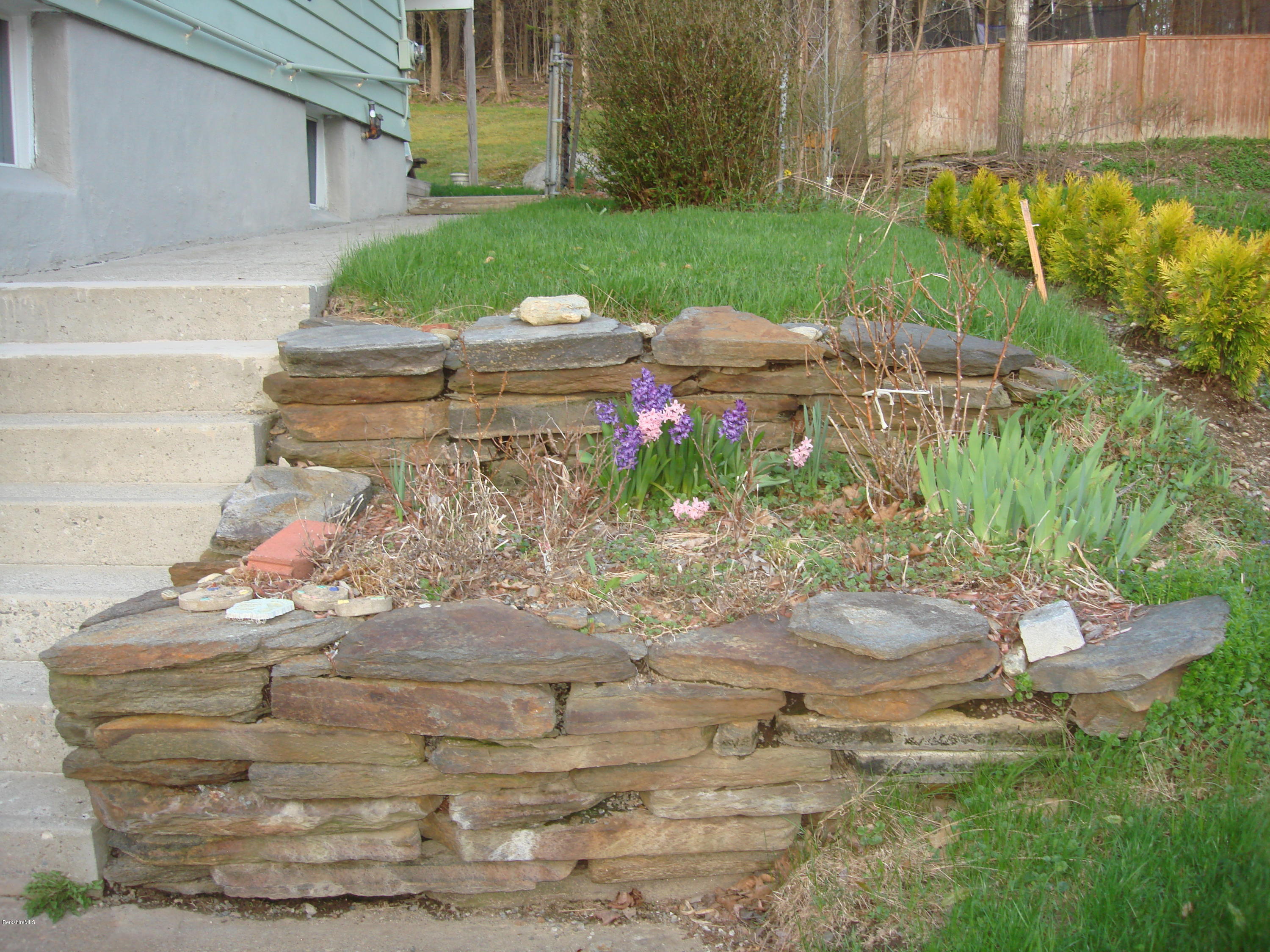 718 Pecks Road Pittsfield, MA 01201 - Photo 27 of 33 Landscaping