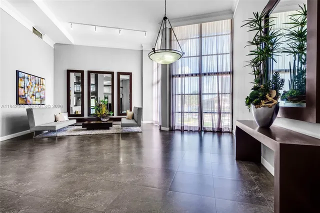 $3,000 | 200 Leslie Drive, Unit 524, Hallandale Beach, FL 33009