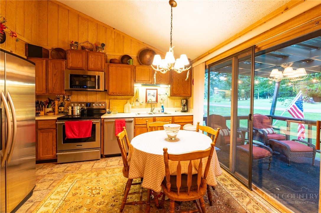 107 Grassy Gap Loop Road Beech Mountain, NC 28604 - Photo 12 of 41 Gallery Image 12