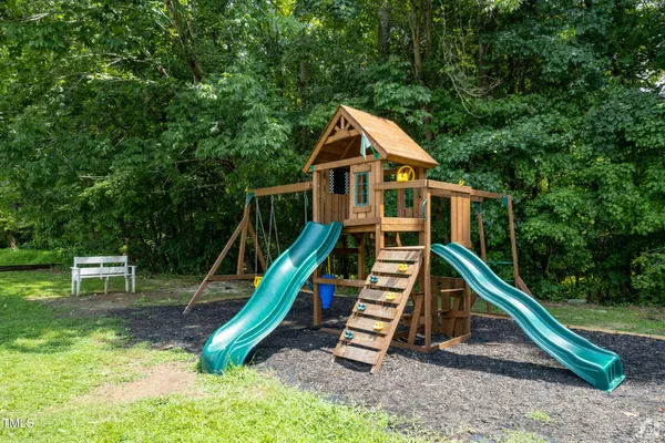 $1,260 | 115 Holiday Park Road, Unit 3BED, Hillsborough, NC 27278