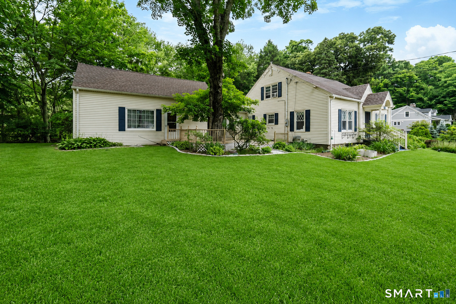 413 Watertown Road Middlebury, CT 06762 - Photo 2 of 40