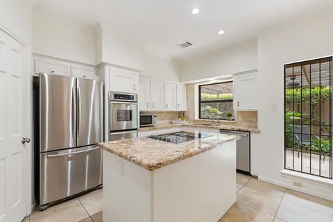 $800,000 | 7416 Kelving Street, Houston, TX 77030