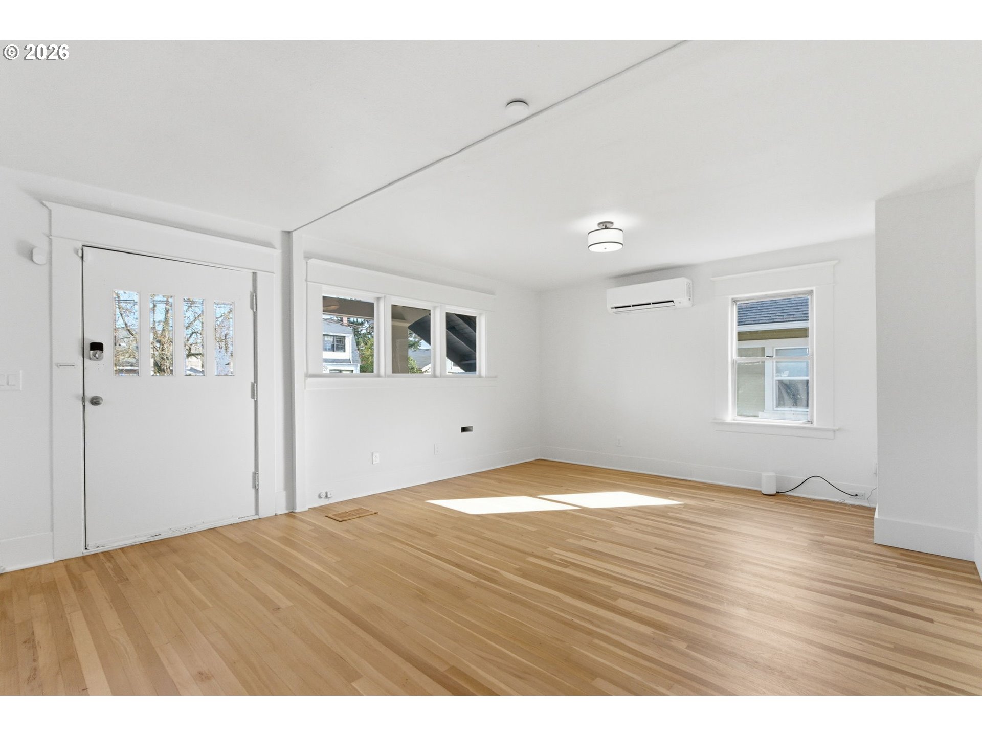 2945 Northeast 57th Avenue Portland, OR 97213 - Photo 4 of 48