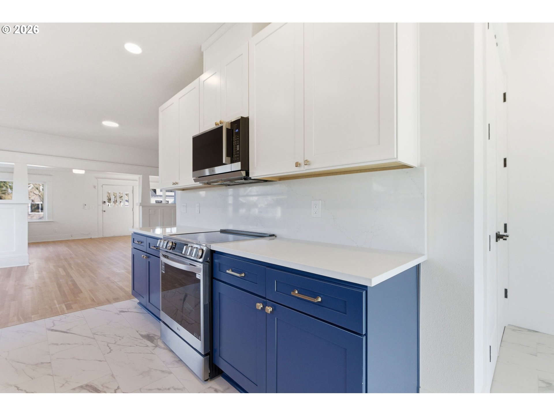2945 Northeast 57th Avenue Portland, OR 97213 - Photo 7 of 48