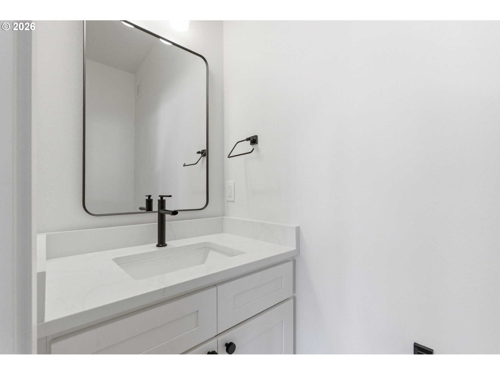 2945 Northeast 57th Avenue Portland, OR 97213 - Photo 9 of 48