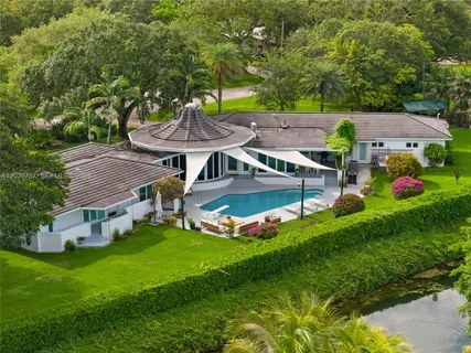 $3,150,000 | 13300 Southwest 69th Avenue, Pinecrest, FL 33156