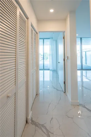 $2,900 | 8425 Crespi Boulevard, Unit 302, Miami Beach, FL 33141