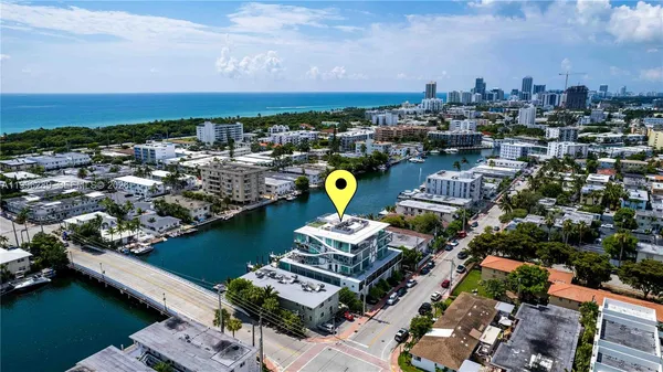 $2,900 | 8425 Crespi Boulevard, Unit 302, Miami Beach, FL 33141