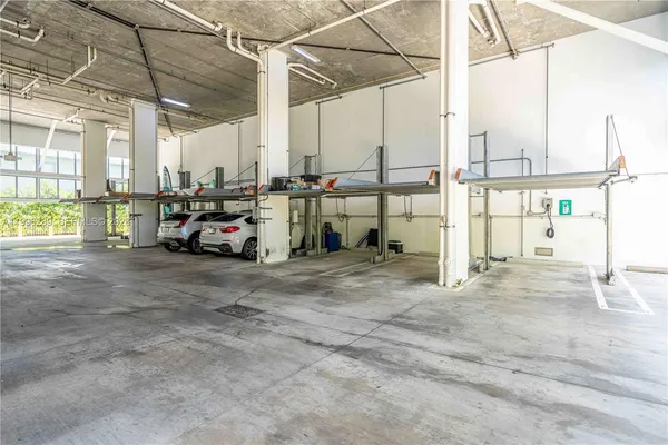 $2,900 | 8425 Crespi Boulevard, Unit 302, Miami Beach, FL 33141