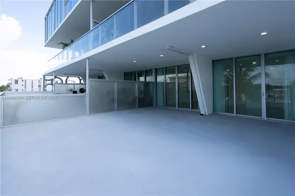 $2,900 | 8425 Crespi Boulevard, Unit 302, Miami Beach, FL 33141