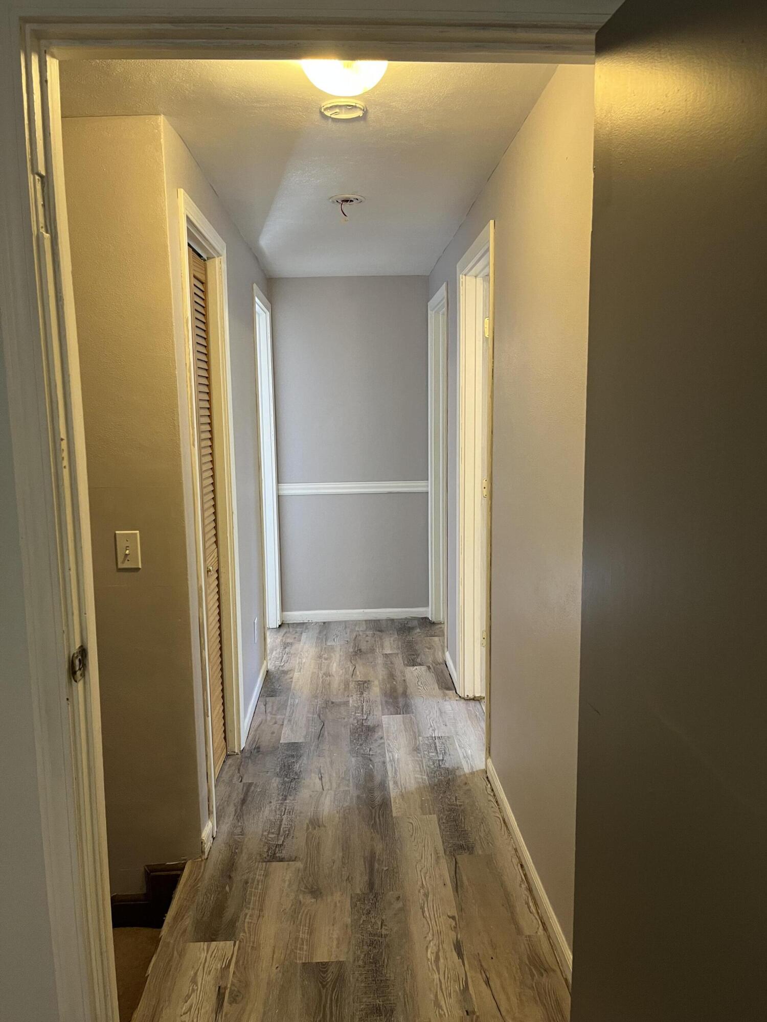 271 Elmside Road Benton Harbor, MI 49022 - Photo 19 of 34 HALLWAY