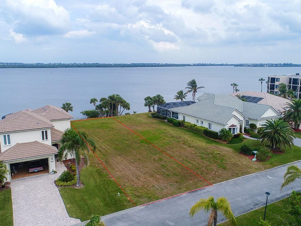 9554 Riverside Drive Sebastian, FL 32958 - Photo 12 of 36 Gallery Image 12