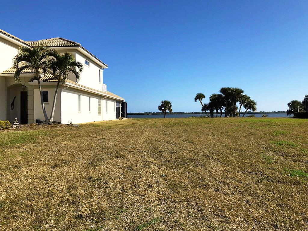 9554 Riverside Drive Sebastian, FL 32958 - Photo 21 of 36 Gallery Image 21