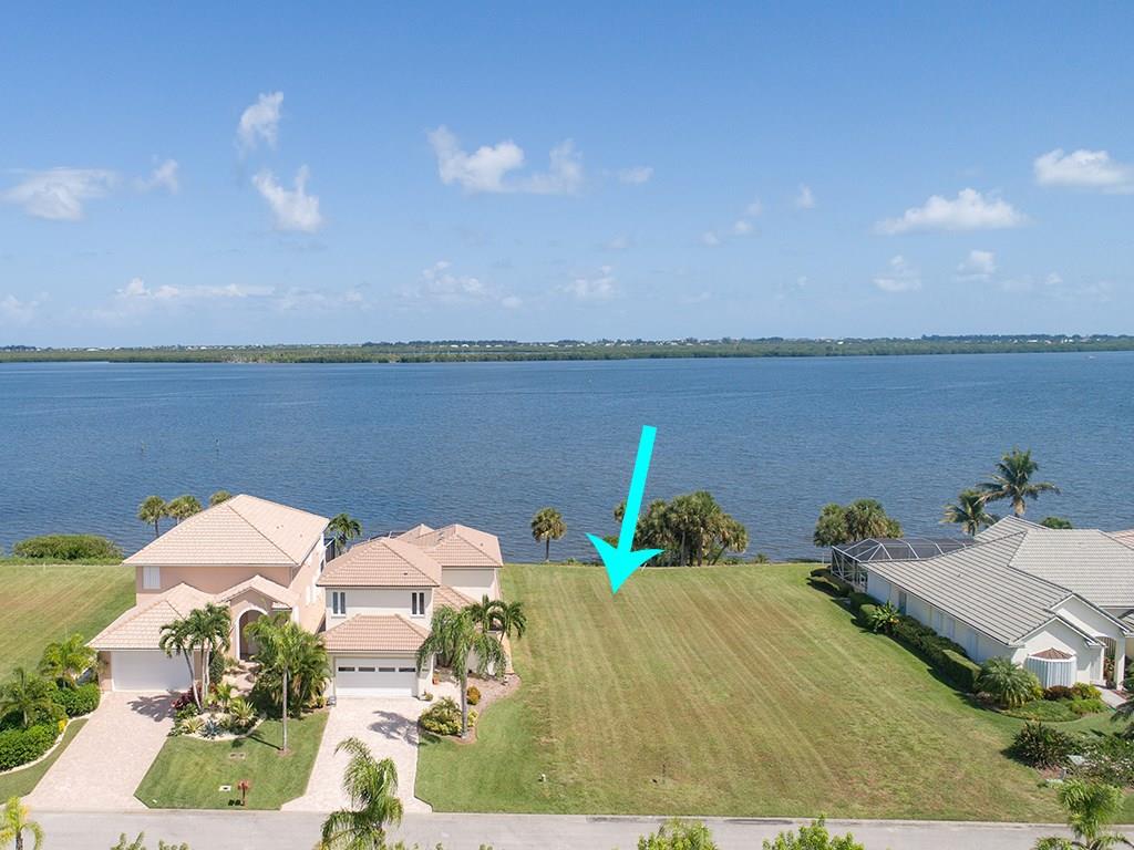 9554 Riverside Drive Sebastian, FL 32958 - Photo 4 of 36 Gallery Image 4