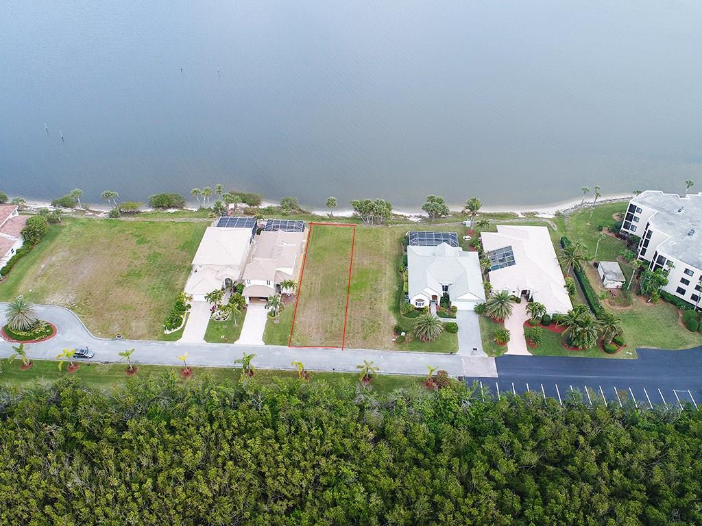 9554 Riverside Drive Sebastian, FL 32958 - Photo 10 of 36 Gallery Image 10
