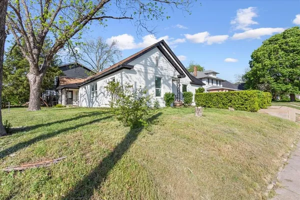 $355,000 | 900 North 22nd Street, Waco, TX 76707