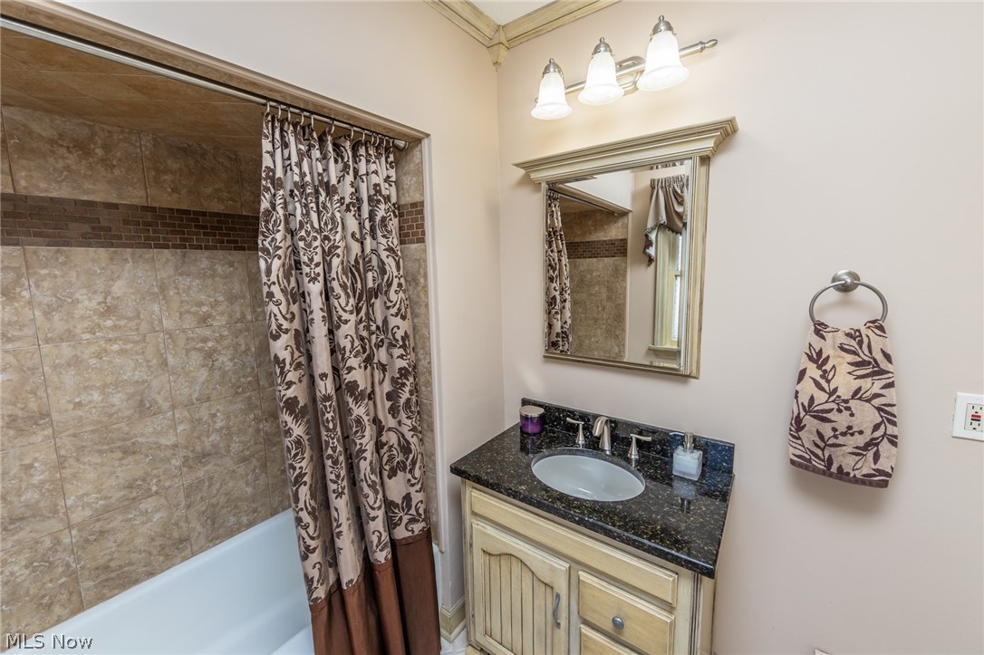 3621 Chestnut Road Independence, OH 44131 - Photo 15 of 32 Bathroom Main Floor