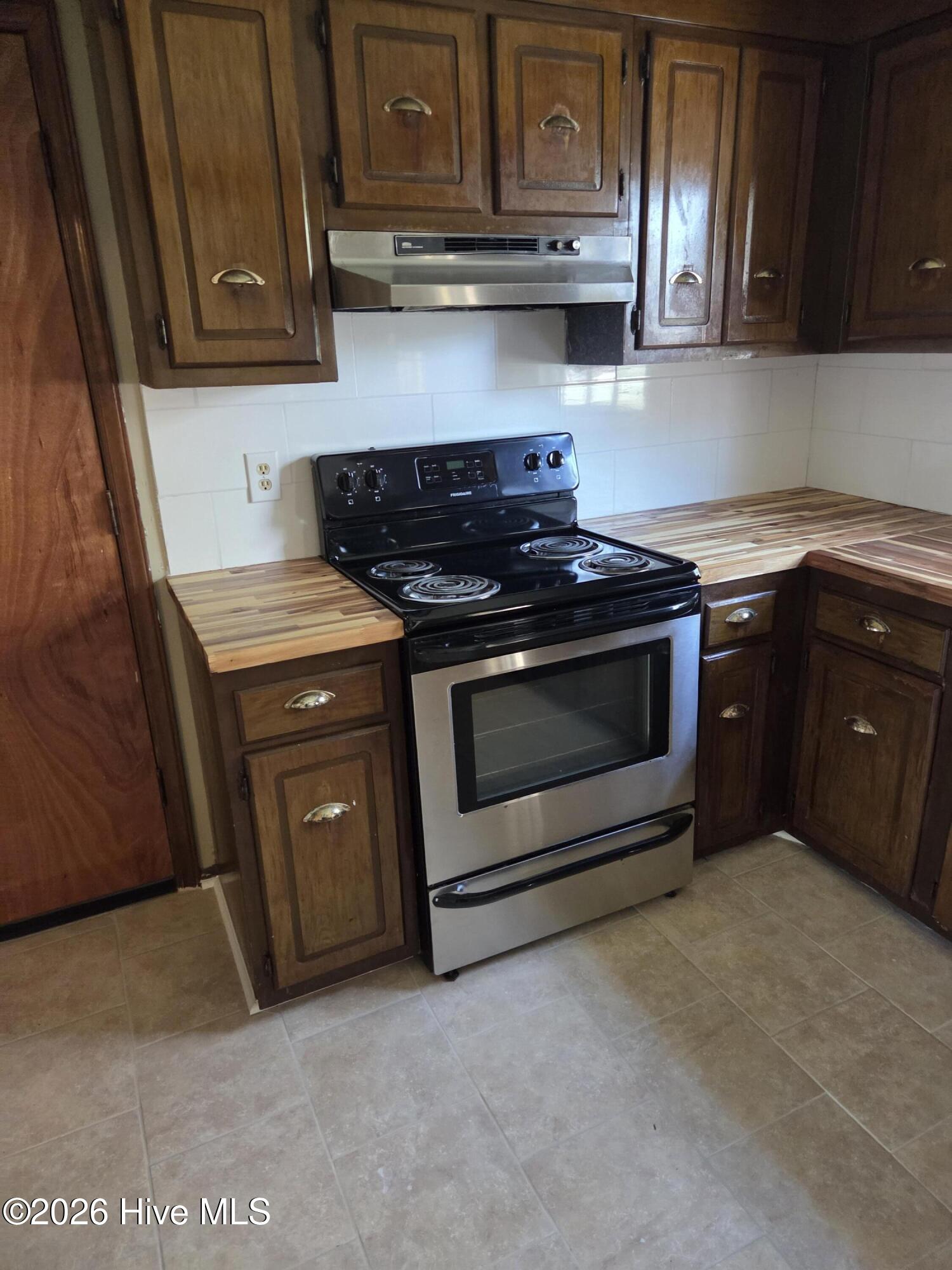 802 Eagle Road Kinston, NC 28501 - Photo 5 of 14 20260314_152049