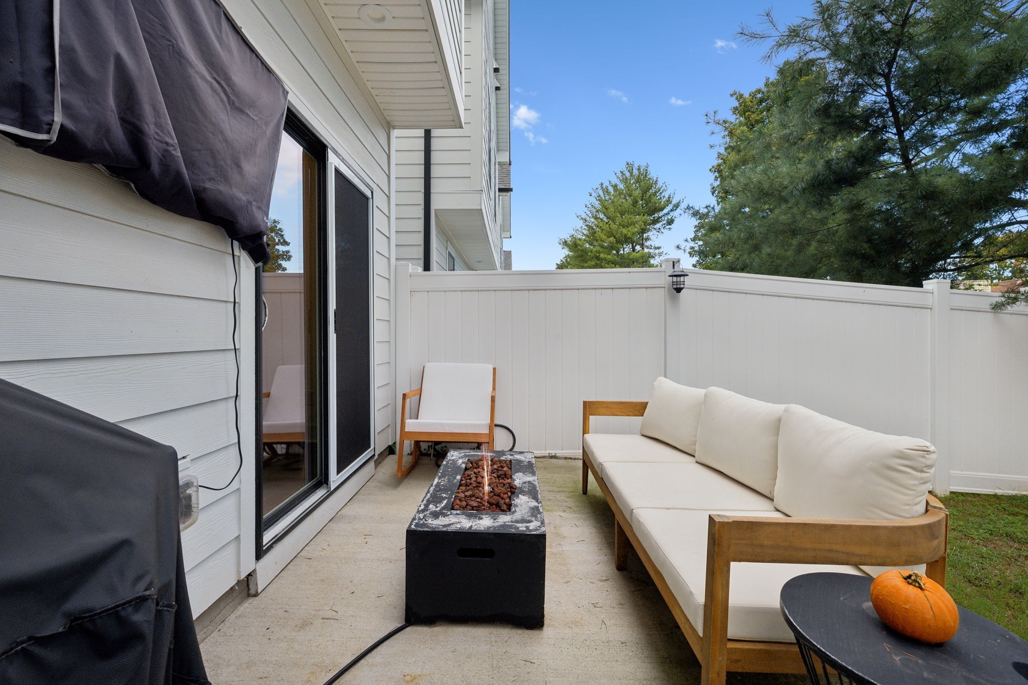 520 Taffy Way Hermitage, TN 37076 - Photo 28 of 31 a balcony with two couches and a potted plant on a table