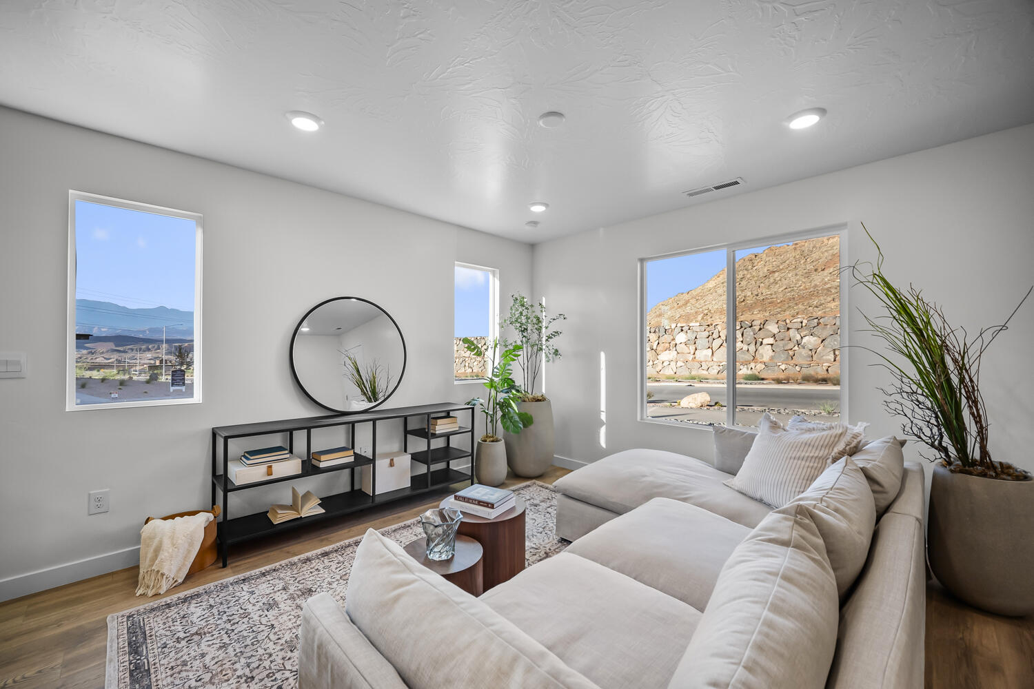 2216 Wolverine Way, Unit 2525 Washington, UT 84780 - Photo 4 of 29 _DSC2845