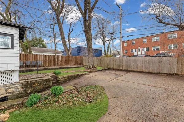 $399,000 | 319 East 70th Terrace, Kansas City, MO 64114