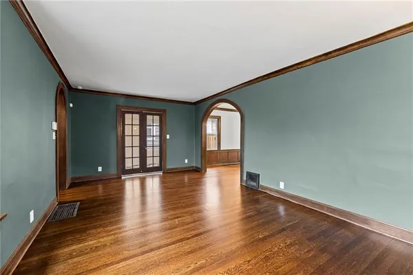 $399,000 | 319 East 70th Terrace, Kansas City, MO 64114