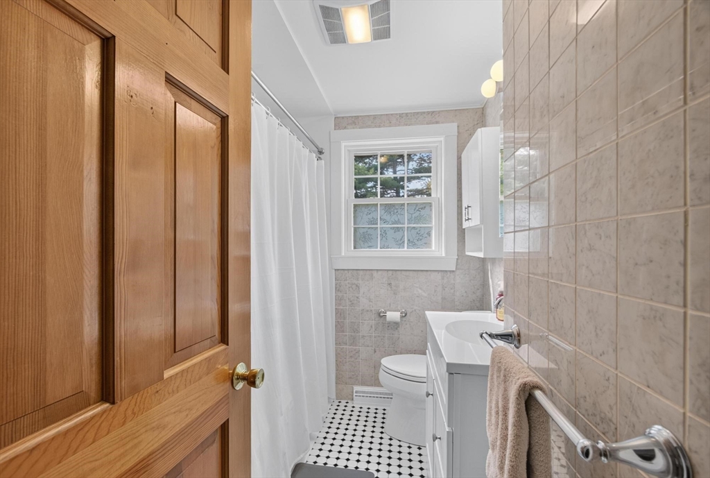 12 Claude Road Chelmsford, MA 01824 - Photo 14 of 40 Gallery Image 14
