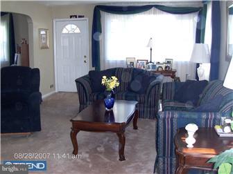 34 Partridge Avenue Ridley Park, PA 19078 - Photo 3 of 12 Living Room