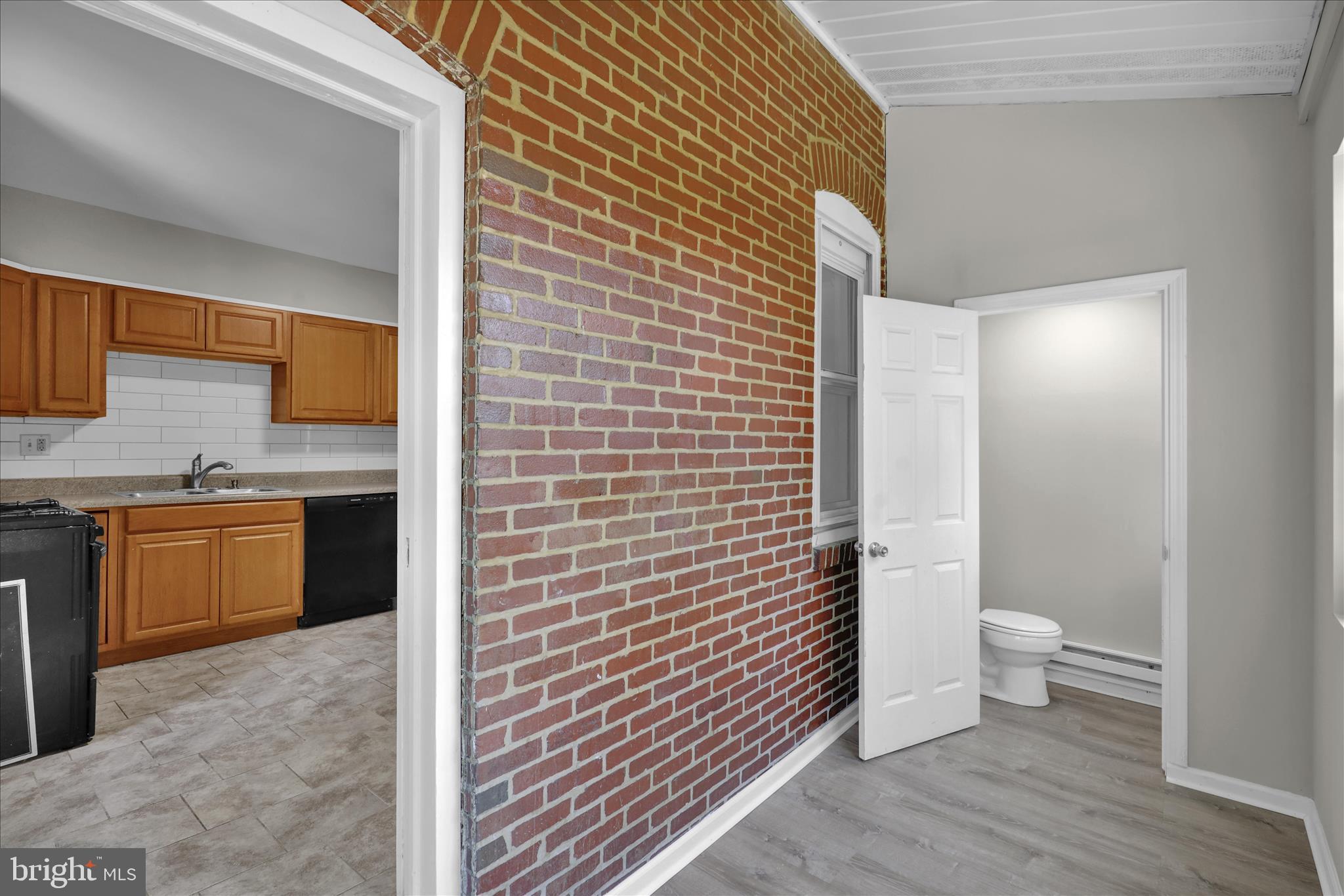 104 Carroll Street Reading, PA 19611 - Photo 17 of 33 360_0346