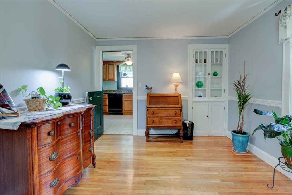 49 Boulevard Road Dedham, MA 02026 - Photo 10 of 25 Gallery Image 10