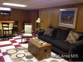 1900 Mound Road Jacksonville, IL 62650 - Photo 18 of 24 Gallery Image 18
