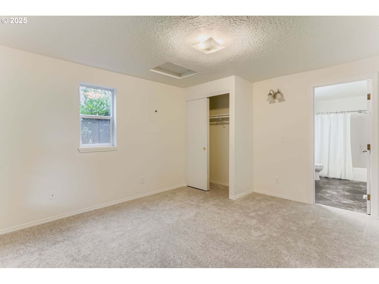 5626 North Williams Avenue Portland, OR 97217 - Photo 8 of 21 a view of an empty room