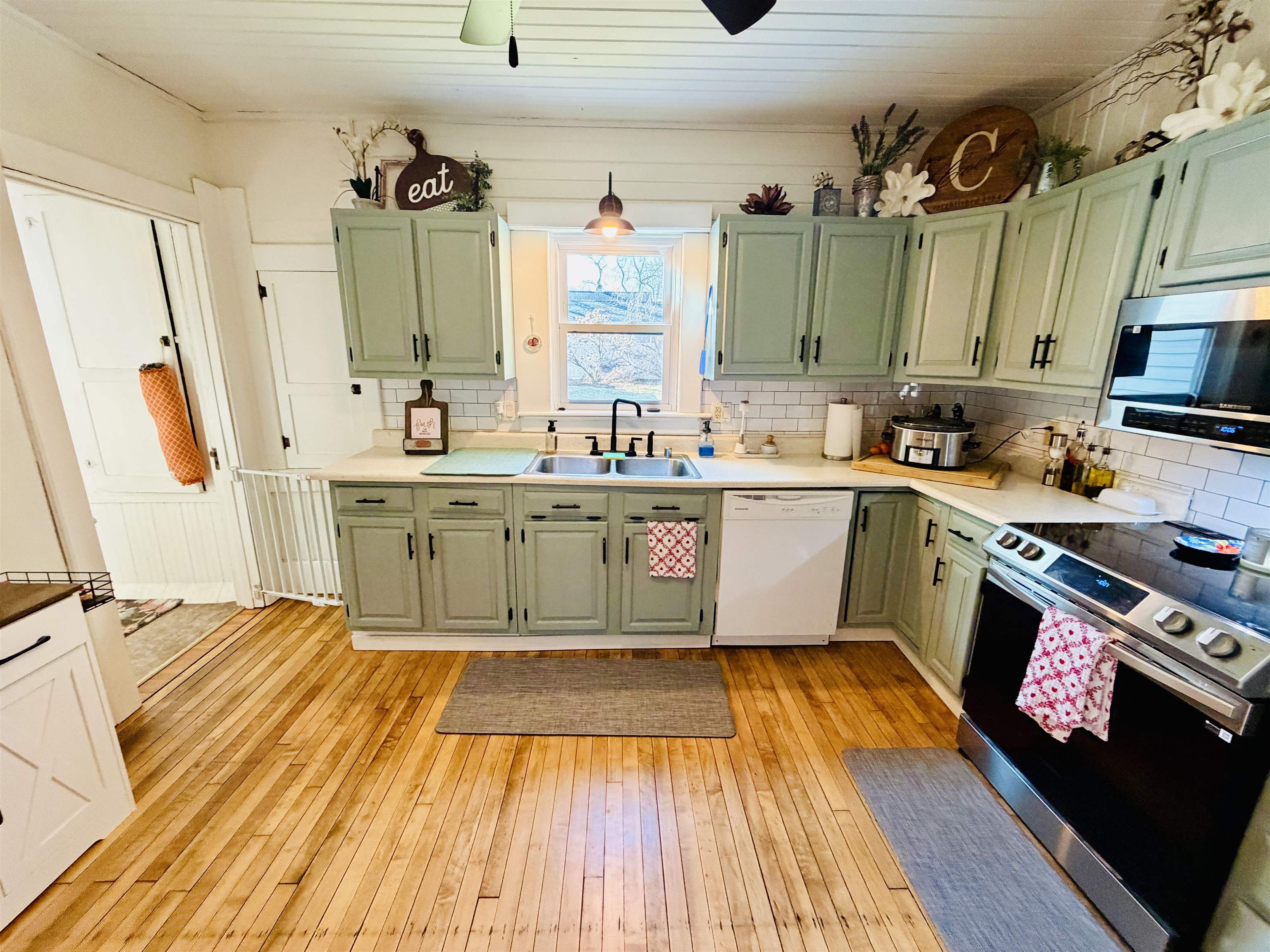 2230 15th Street Monroe, WI 53566 - Photo 21 of 39