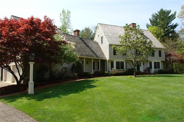 12 Oak Hill Road Mendon, MA 01756 - Photo 1 of 28 Gallery Image 1