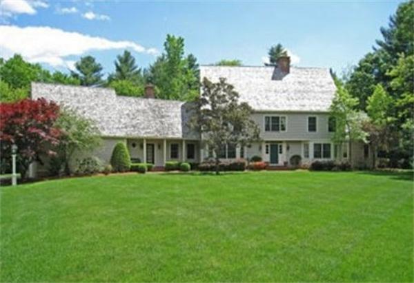 12 Oak Hill Road Mendon, MA 01756 - Photo 3 of 28 Gallery Image 3