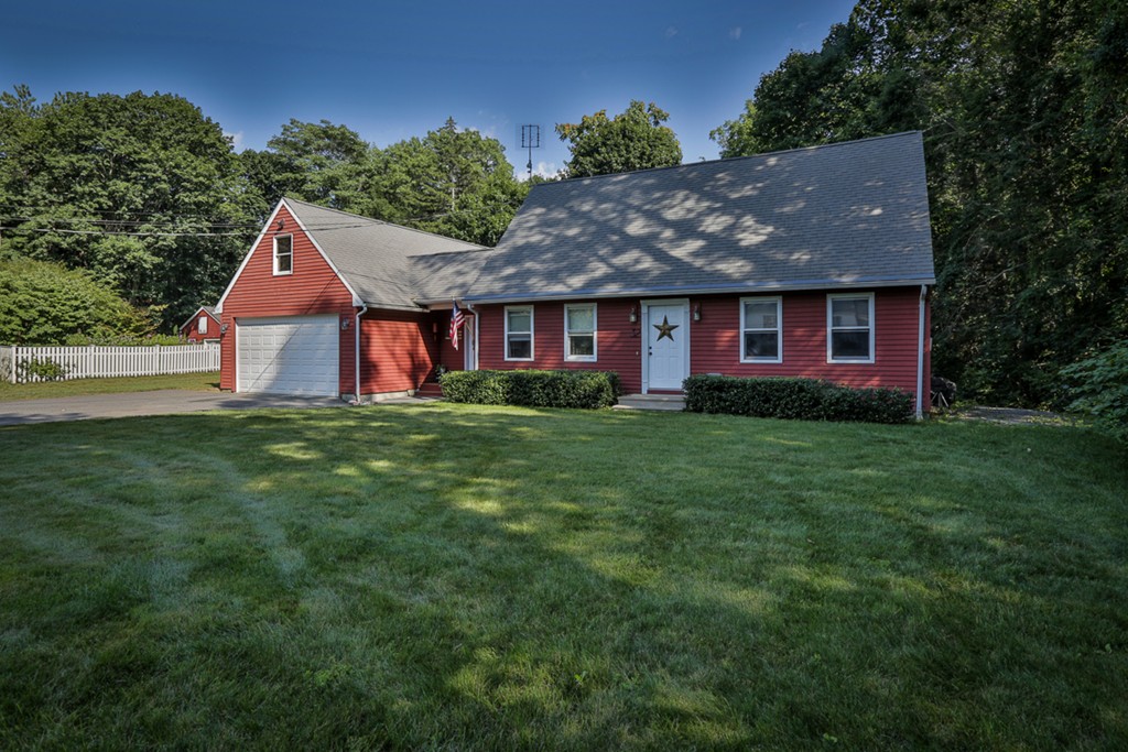 32 Orchard Road Holden, MA 01520 - Photo 1 of 26 Gallery Image 1