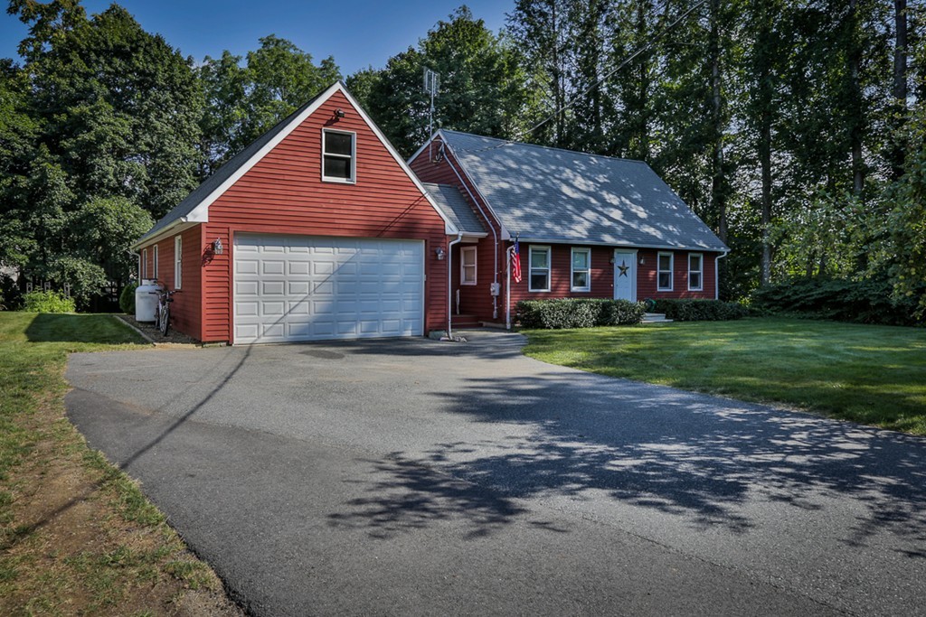 32 Orchard Road Holden, MA 01520 - Photo 2 of 26 Gallery Image 2