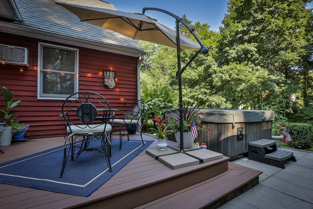 32 Orchard Road Holden, MA 01520 - Photo 4 of 26 Gallery Image 4