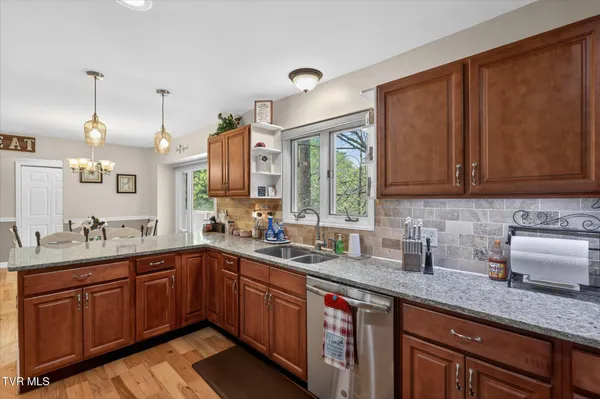 $679,900 | 603 Blue Springs Road, Elizabethton, TN 37643